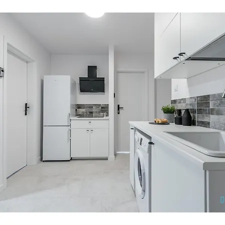 Homestay Sunflower - 15 Minutes To Old Town Gdansk